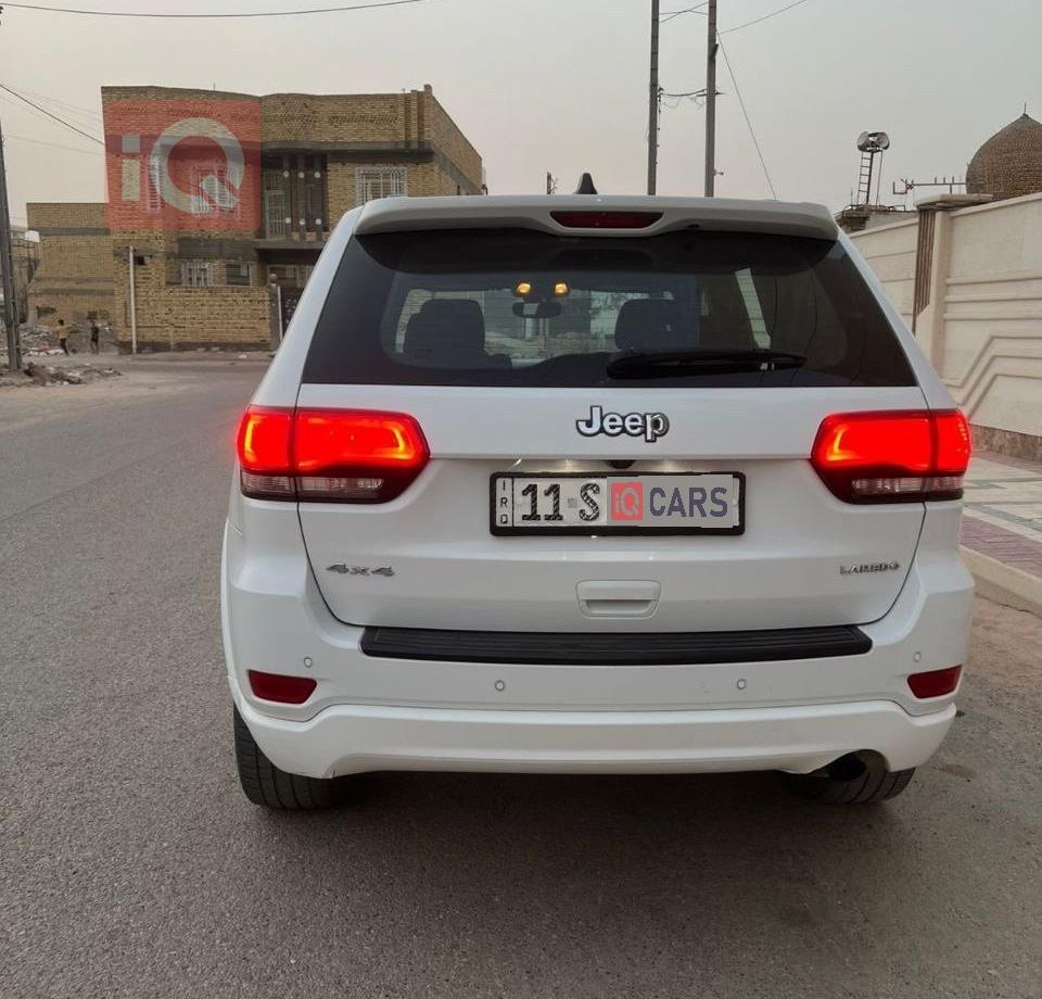 جیپ گراند شیرۆکی